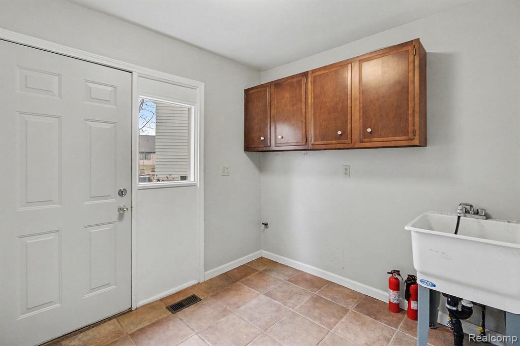 2280 Geyer Court, Lake Orion, MI — Photo 13