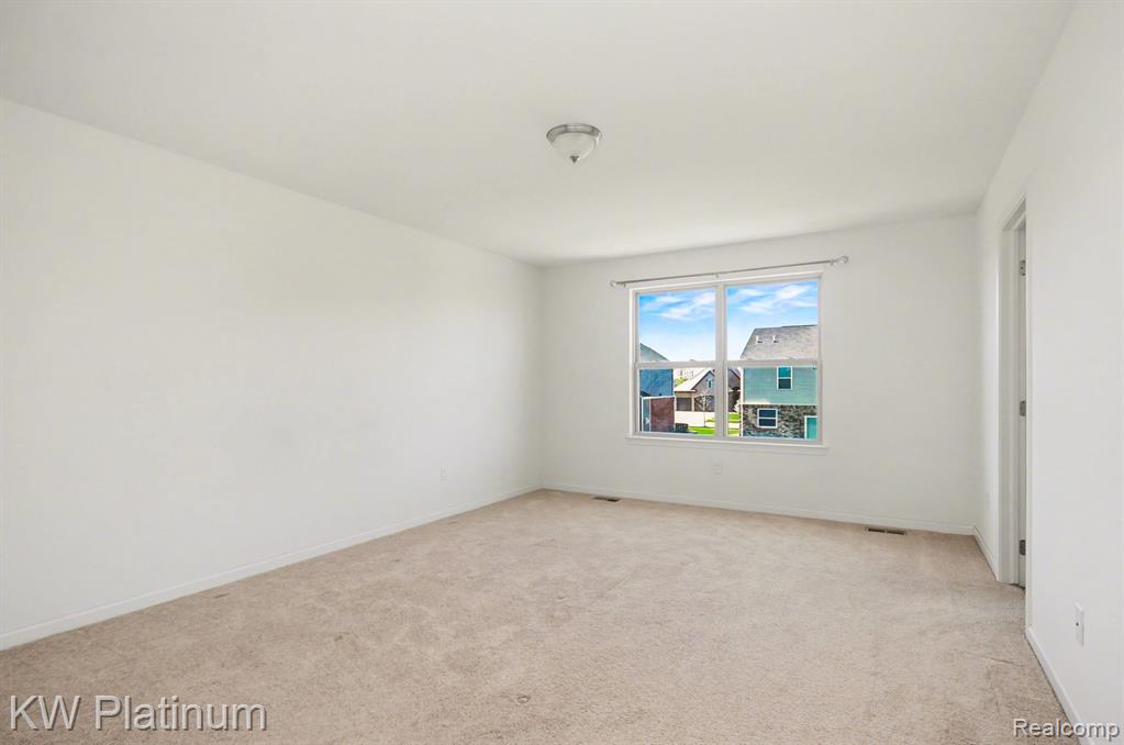 55321 Demaret Drive, Macomb, MI 48042 — Photo 22