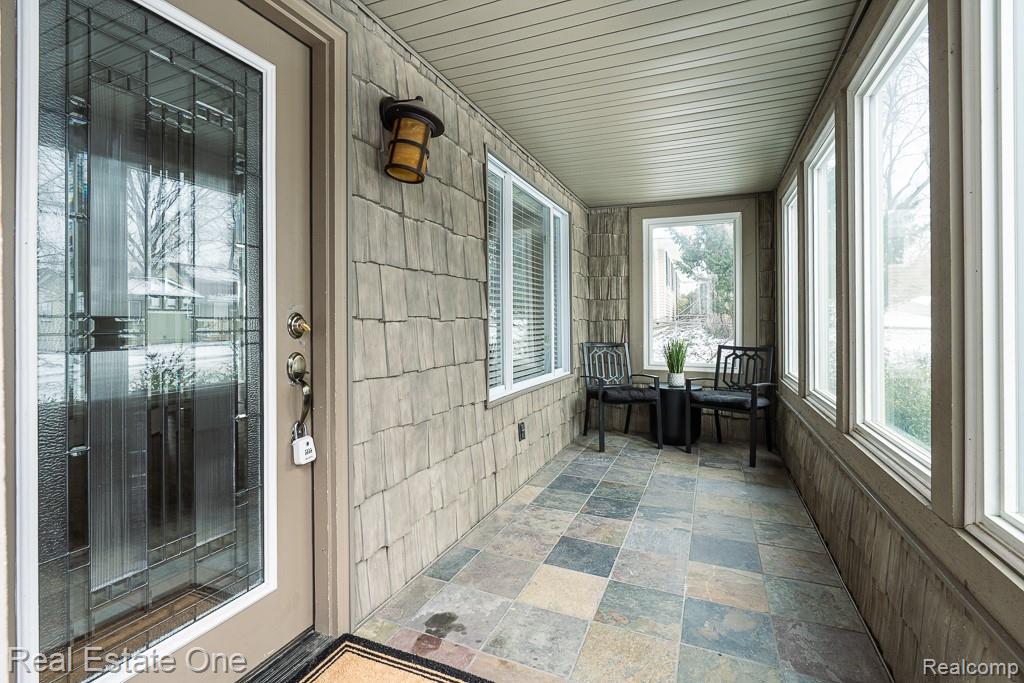 8955 Maplewood Avenue, Clarkston, MI 48348 — Photo 2