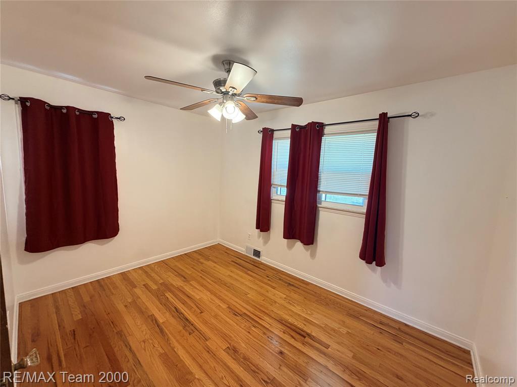 1415 Oakland Court, Dearborn Heights, MI 48125 — Photo 4