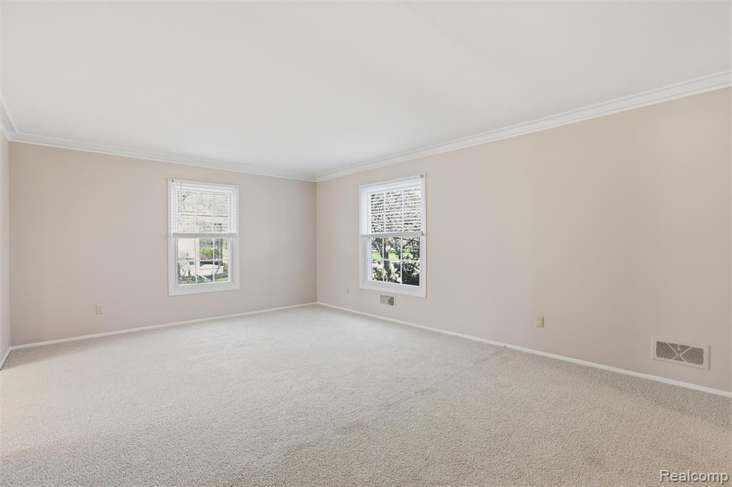 5972 Barnstable Court, West Bloomfield, MI — Photo 10