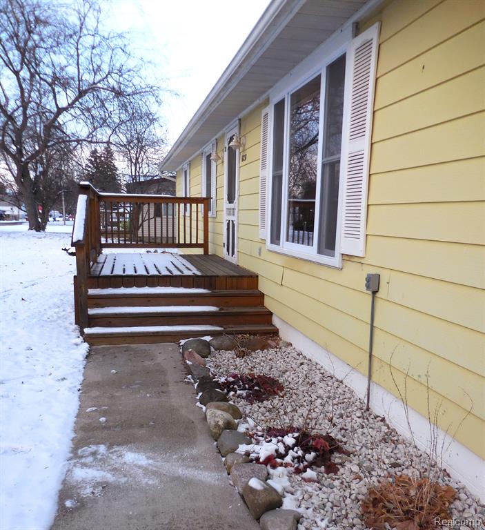 6231 2ND Street, Mayville Vlg, MI 48744 — Photo 2