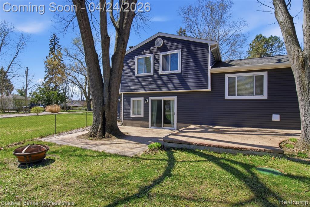 470 Crystalia Street, Commerce Twp, MI 48382 — Photo 32
