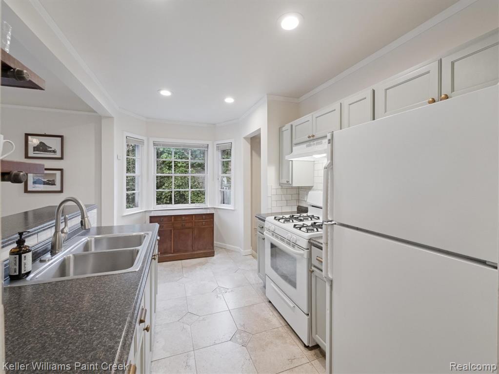 5794 Dickerson Street, Detroit, MI 48213 — Photo 15