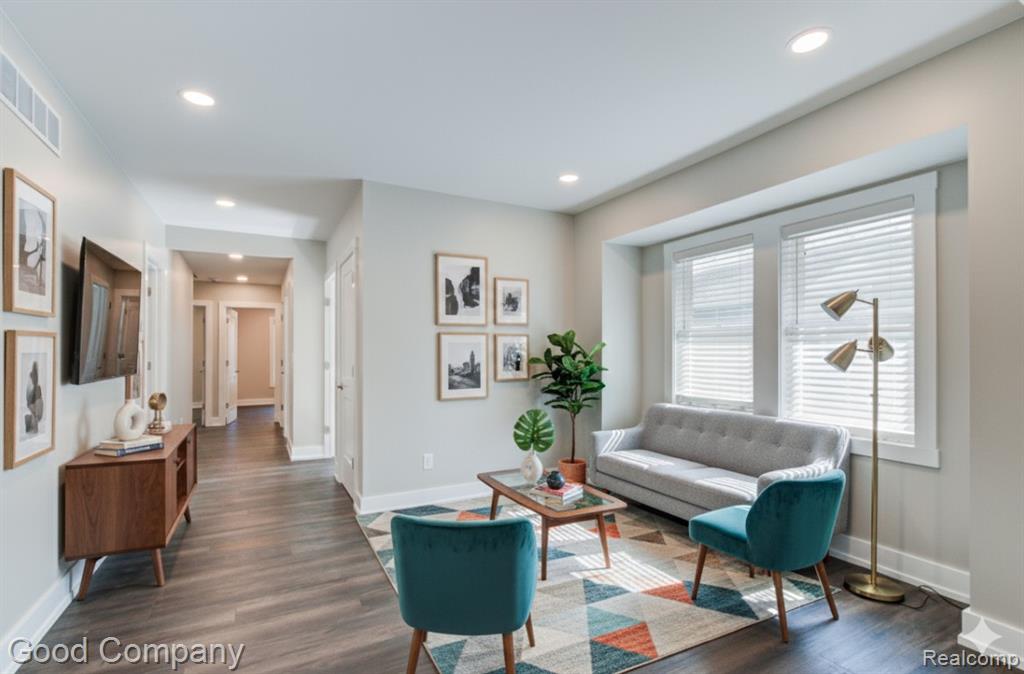 530 W HAZELHURST Street, Ferndale, MI 48220 — Photo 3