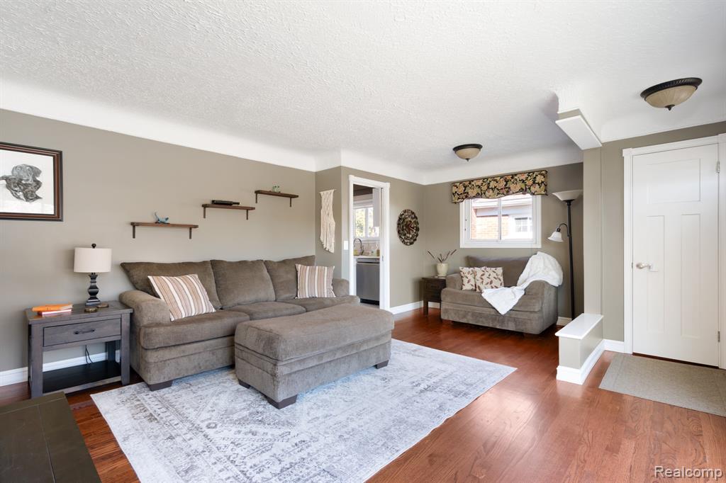 24263 Marine Avenue, Eastpointe, MI 48021 — Photo 13