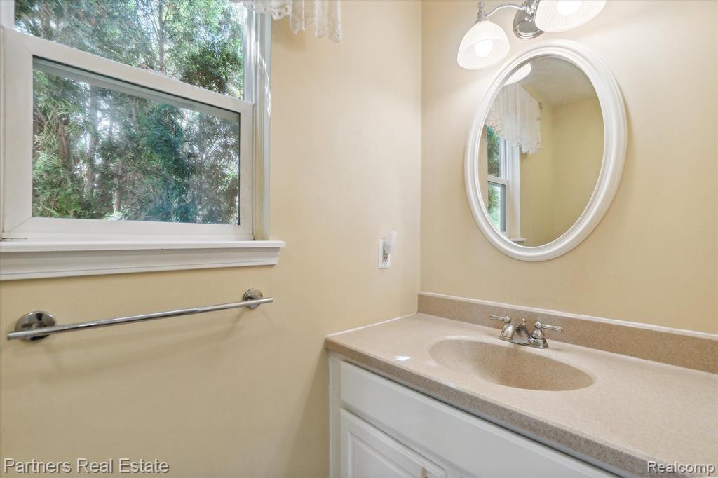 822 SADDLE CLUB Lane, Howell, MI 48843 — Photo 15