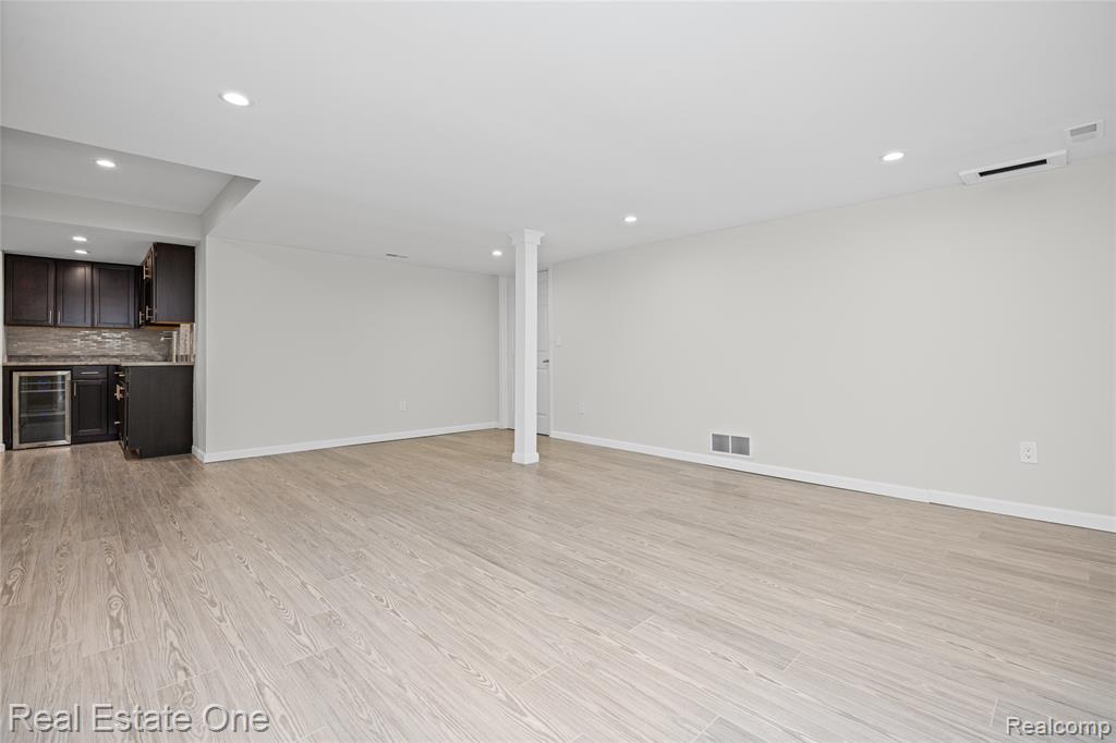 7382 Gateway Drive, West Bloomfield, MI — Photo 41