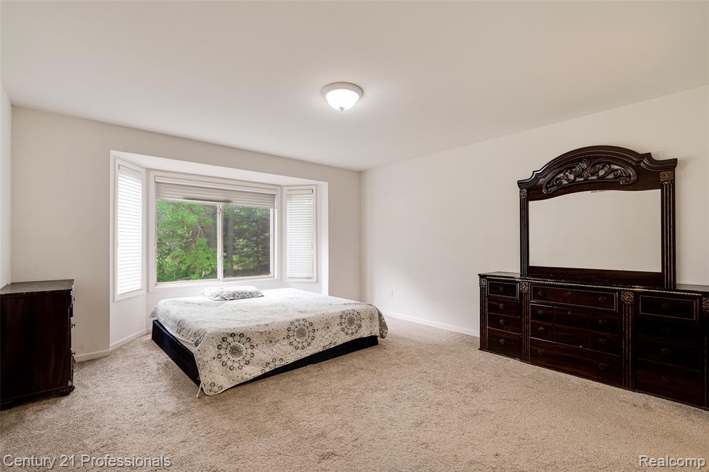 5958 Lochmore Drive, Commerce Twp, MI 48382 — Photo 42