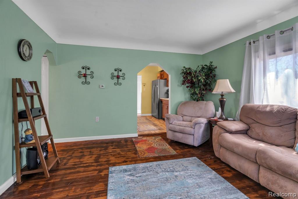 9321 LINCOLN Street, Taylor, MI 48180 — Photo 5