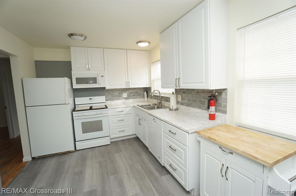 41731 MCKINLEY Street, Van Buren, MI 48111 — Photo 9