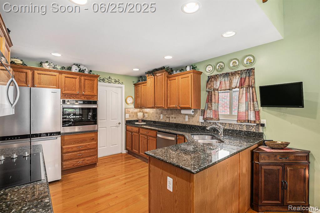50062 LEXINGTON Avenue E, Shelby Twp, MI 48317 — Photo 5