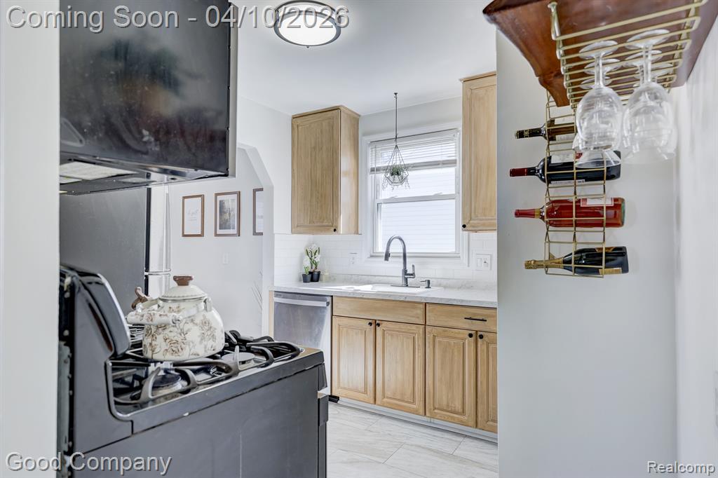 915 N Dorchester Avenue, Royal Oak, MI 48067 — Photo 15
