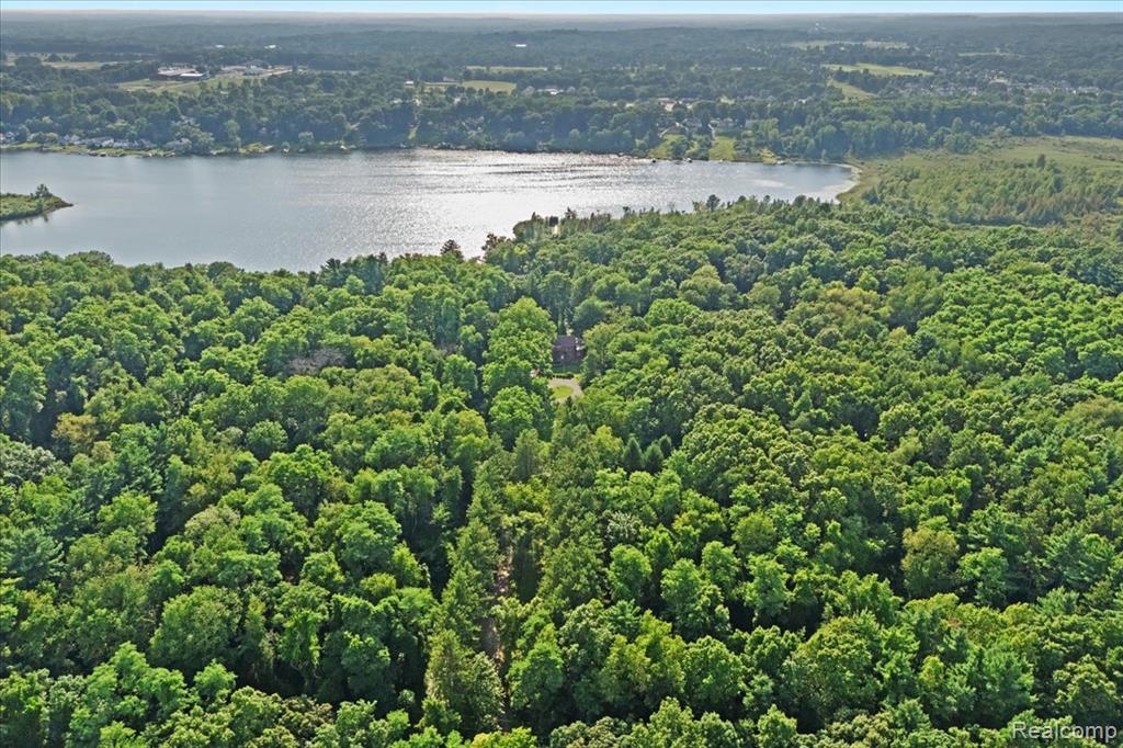 1350 Pettibone Lake Road, Highland, MI 48356 — Photo 9