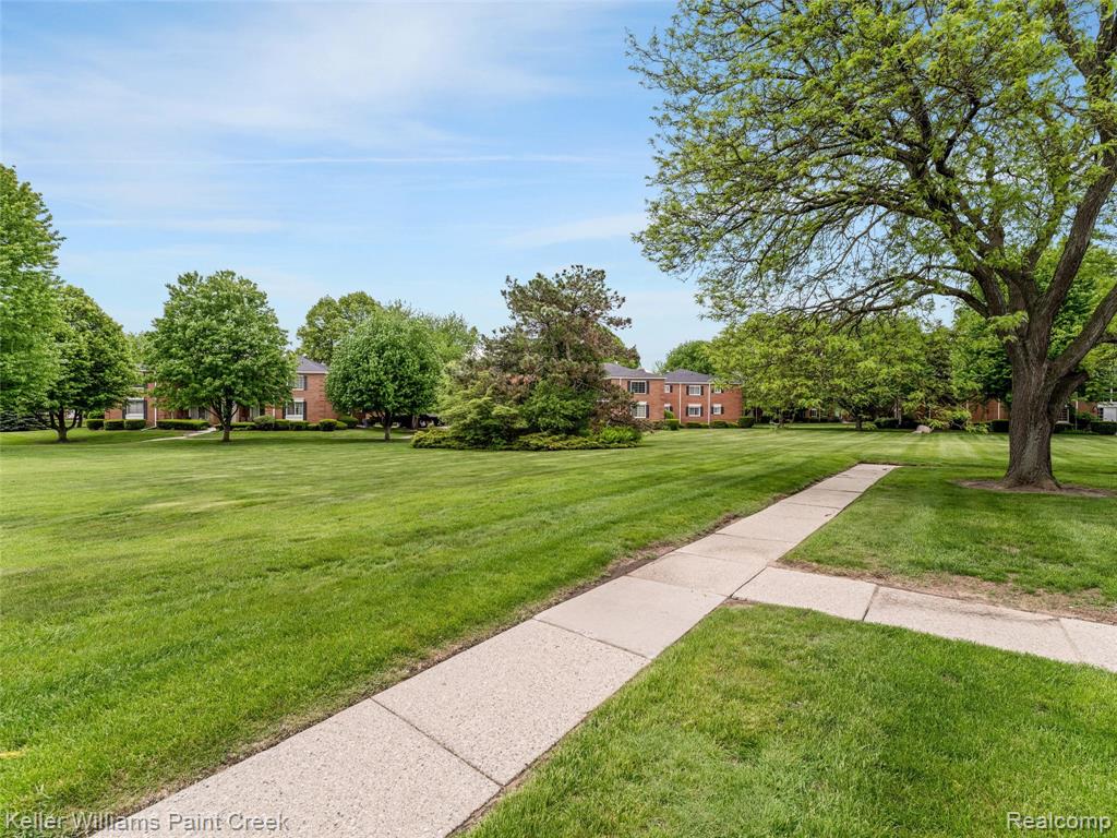 685 E Fox Hills Drive, 67, Bloomfield Hills, MI 48304 — Photo 25