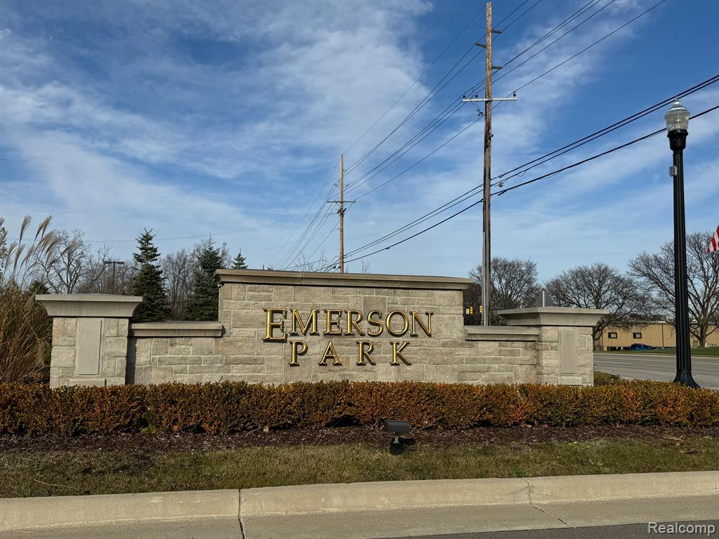 43595 CHANCELLOR Lane, Novi, MI — Photo 55