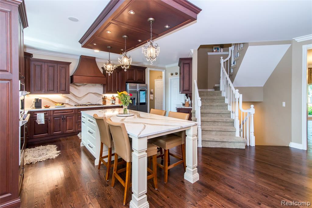 3166 W Beach Lake Drive, Milford, MI, 48380