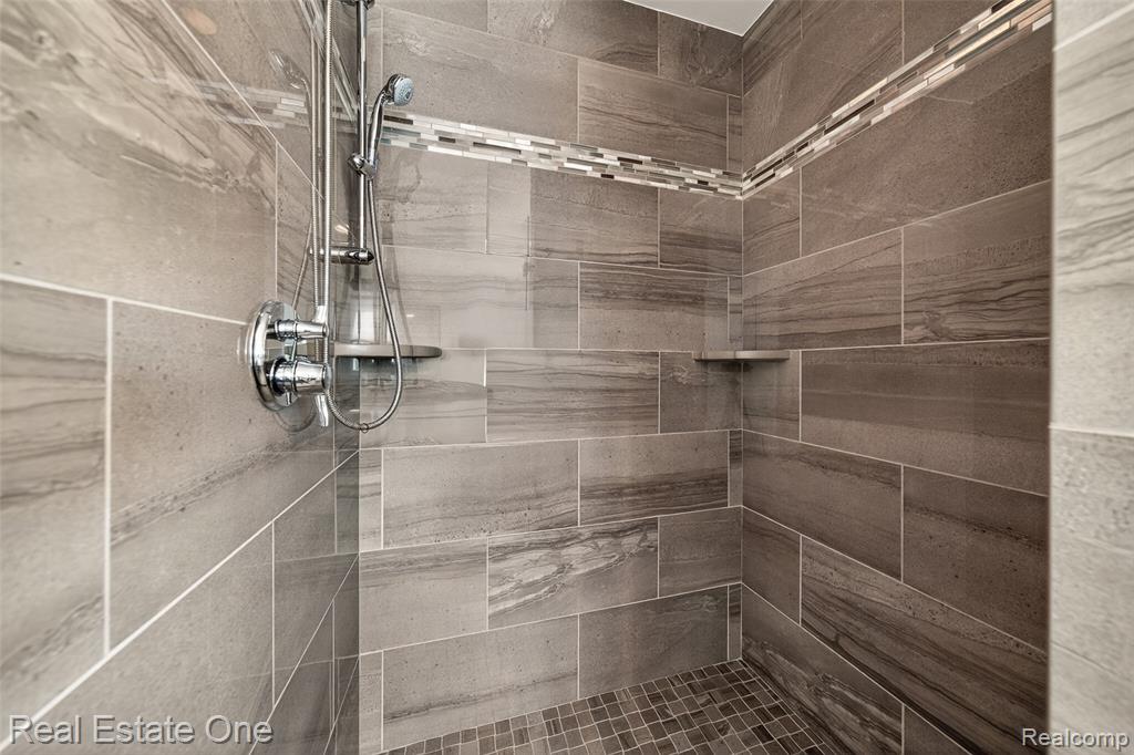 4702 Mankato Avenue, Royal Oak, MI 48073 — Photo 30