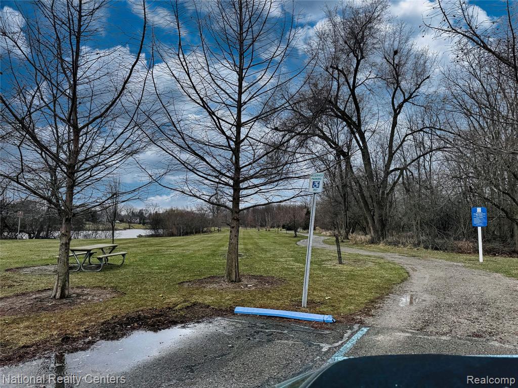 40684 Village Wood Road, Novi, MI — Photo 23
