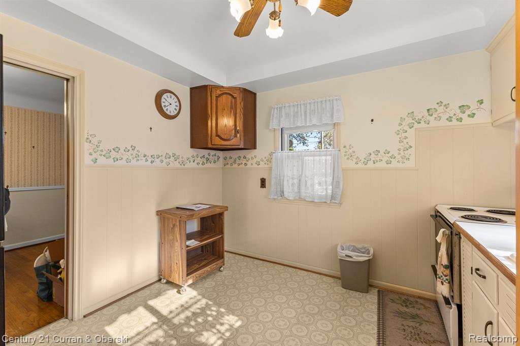 932 N VERNON Street, Dearborn, MI 48128 — Photo 15