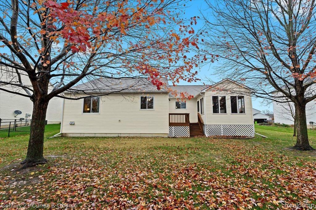 940 S HOWARD Street, Fenton, MI 48430 — Photo 3