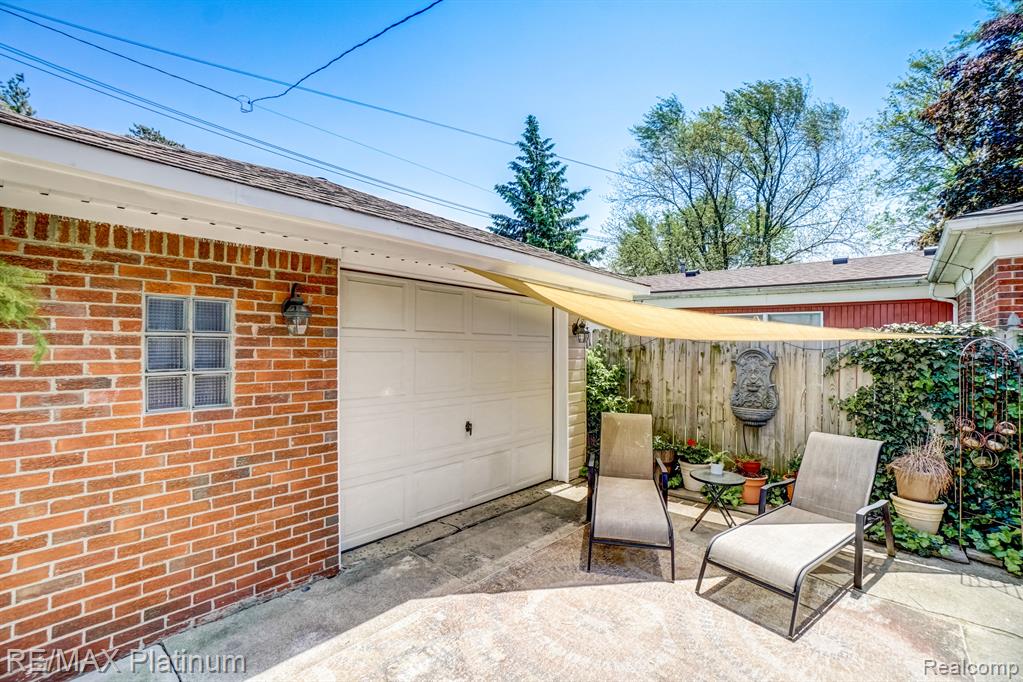 9283 VINE Avenue, Allen Park, MI 48101 — Photo 17