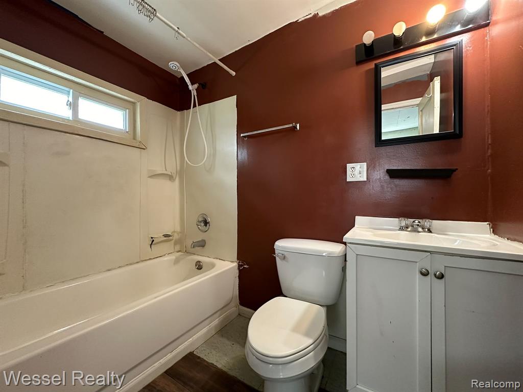 107 N LESTER Street, Capac, MI 48014 — Photo 14