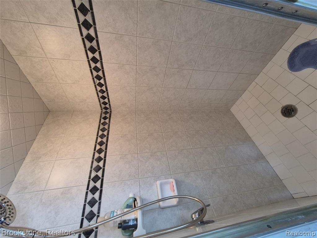 5910 Spring Valley Lane, Dryden, MI 48428 — Photo 36