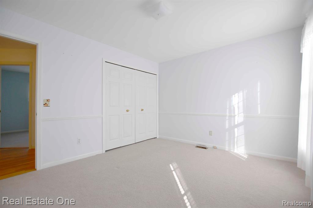 685 ESSEX Drive, Rochester Hills, MI 48307 — Photo 21