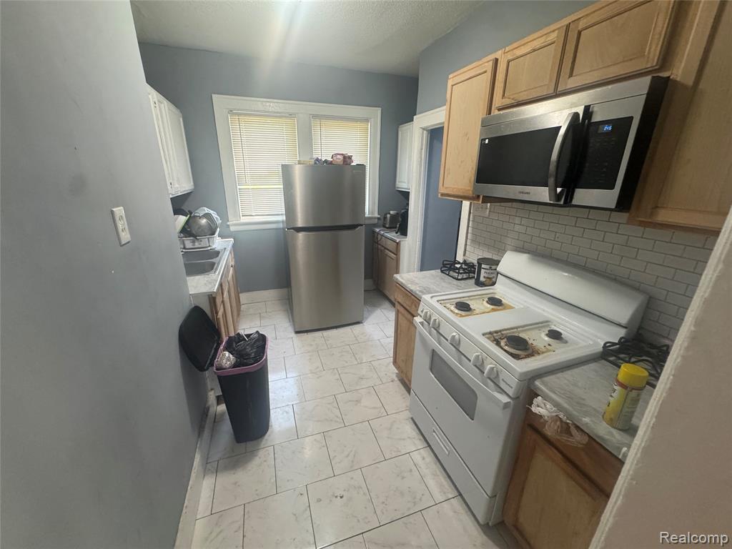 18900 Cardoni Street, Detroit, MI 48203 — Photo 9