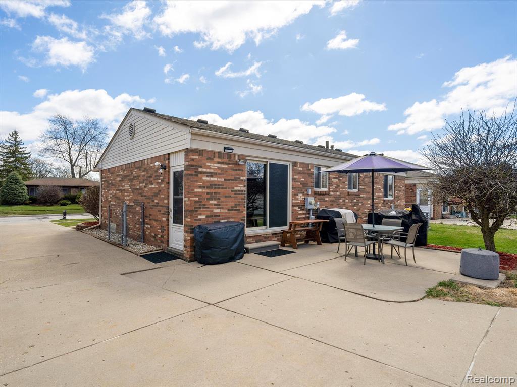 41845 EHRKE Drive, Clinton Twp, MI 48038 — Photo 7