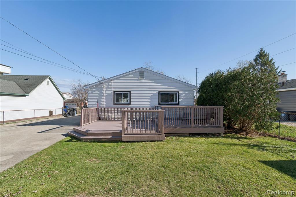 25898 Fairgrove Street, Woodhaven, MI 48183 — Photo 36