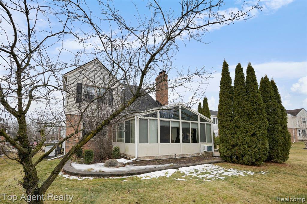 445 LEXINGTON Drive, Rochester Hills, MI 48307 — Photo 43