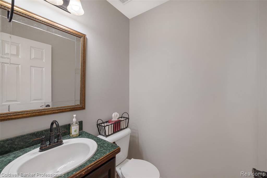 4881 Spring Meadow Drive, Clarkston, MI 48348 — Photo 24
