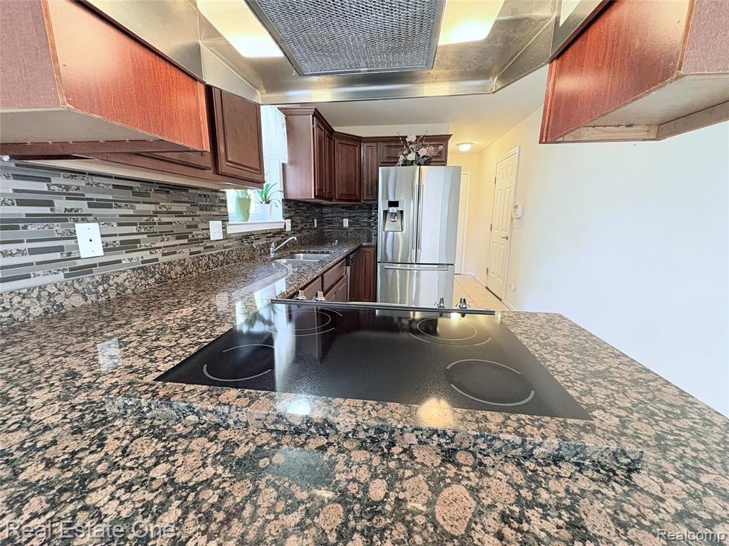6178 Elarz Drive, Troy, MI 48085 — Photo 10