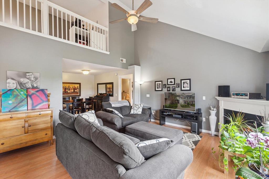 1012 SHIAWASSEE Circle, Howell, MI 48843 — Photo 10