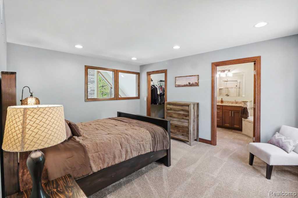 10429 9 Mile Road, Whitmore Lake, MI 48189 — Photo 12
