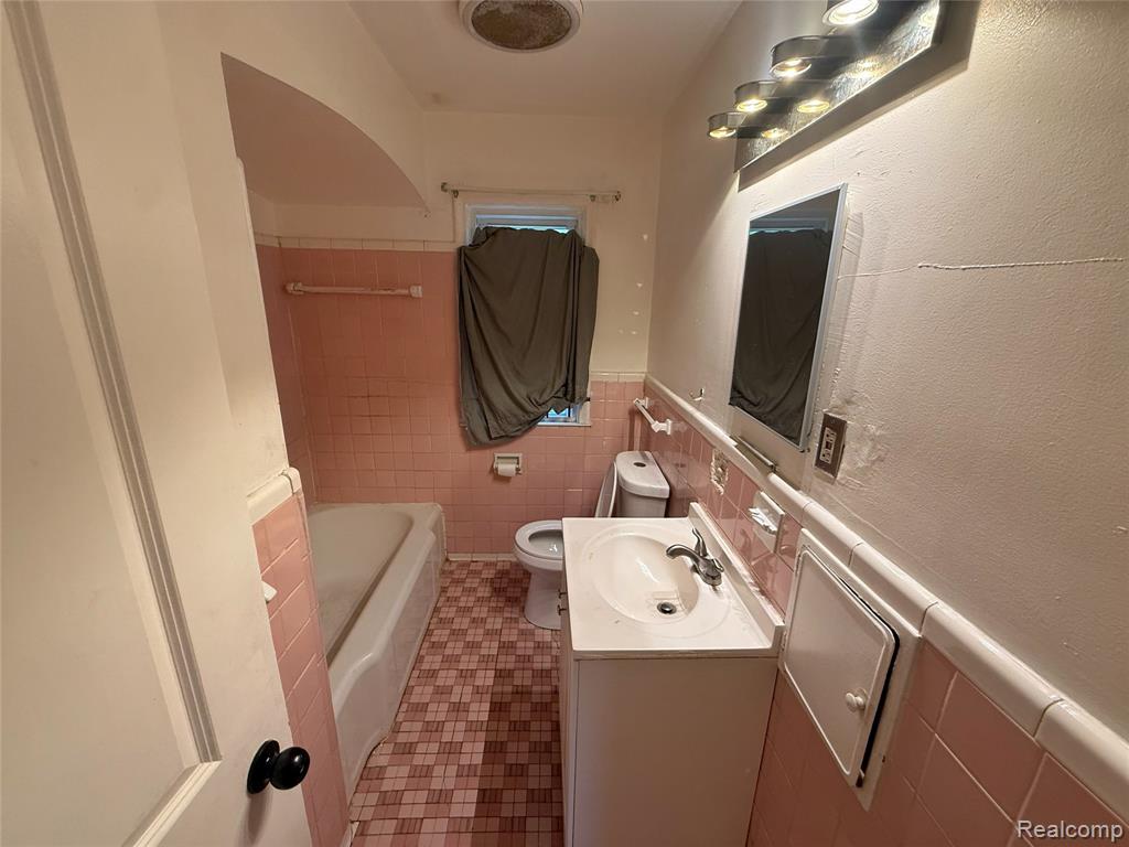 9030 Plainview Avenue, Detroit, MI 48228 — Photo 8