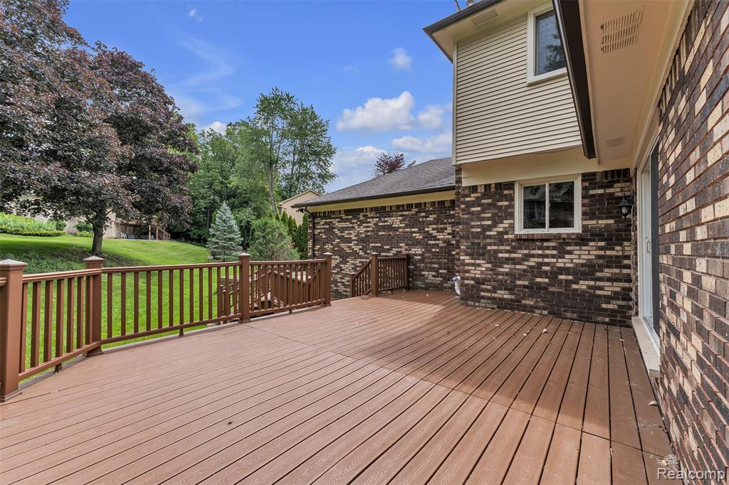 5310 Pond Bluff Drive, West Bloomfield, MI 48323 — Photo 76