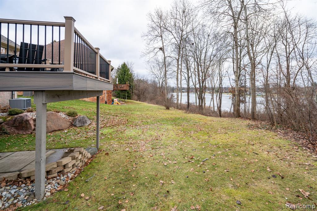6751 Berry Pointe Drive, Clarkston, MI 48348 — Photo 47