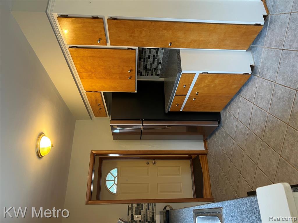 8251 Darlene Street, Warren, MI 48093 — Photo 17