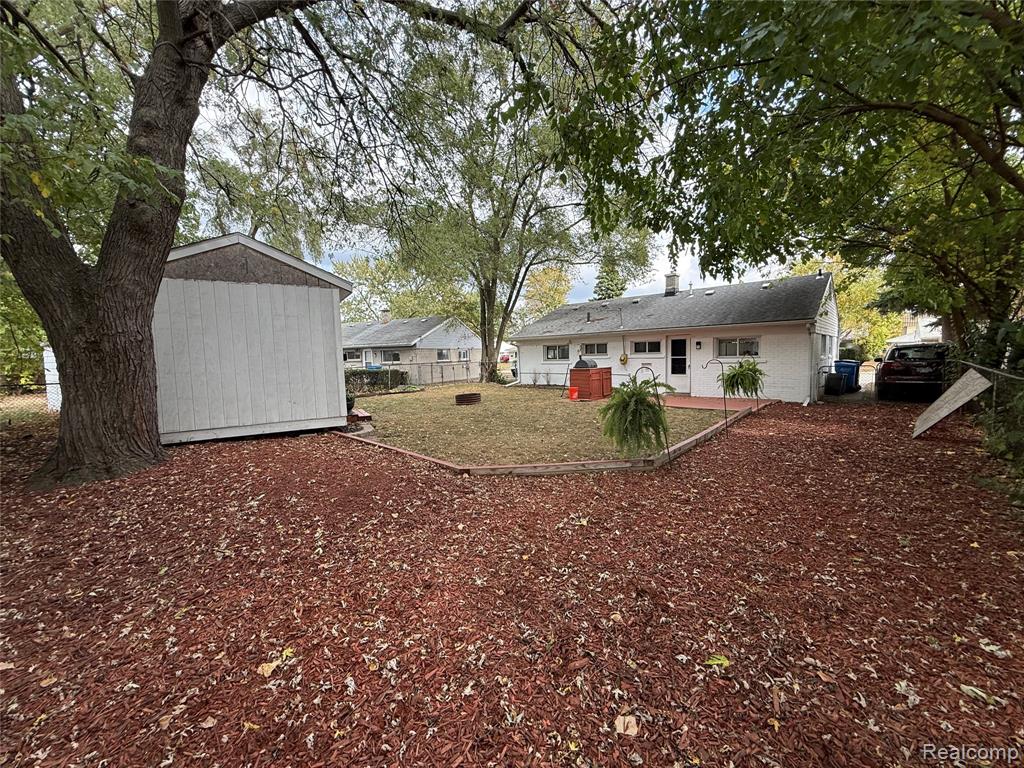 25747 Miracle Drive, Madison Heights, MI 48071 — Photo 5