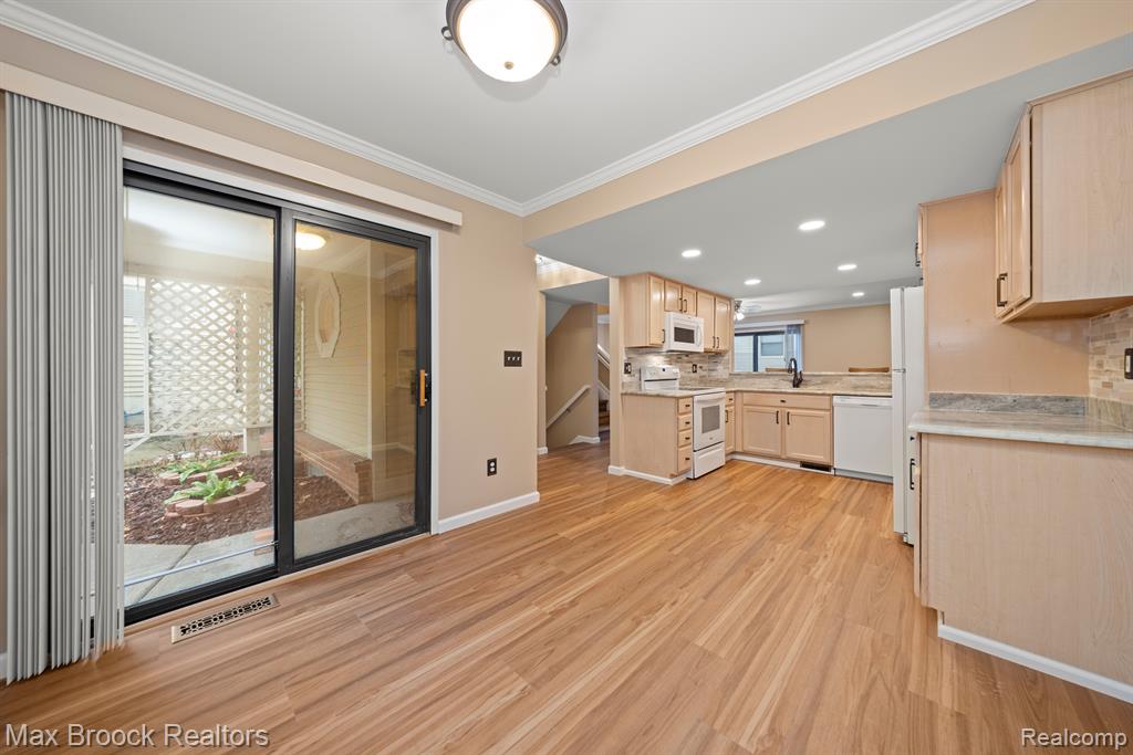 5605 DRAKE HOLLOW Drive W, West Bloomfield, MI — Photo 16
