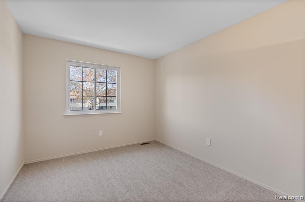 4952 Coventry Road, 315, Royal Oak, MI 48073 — Photo 21