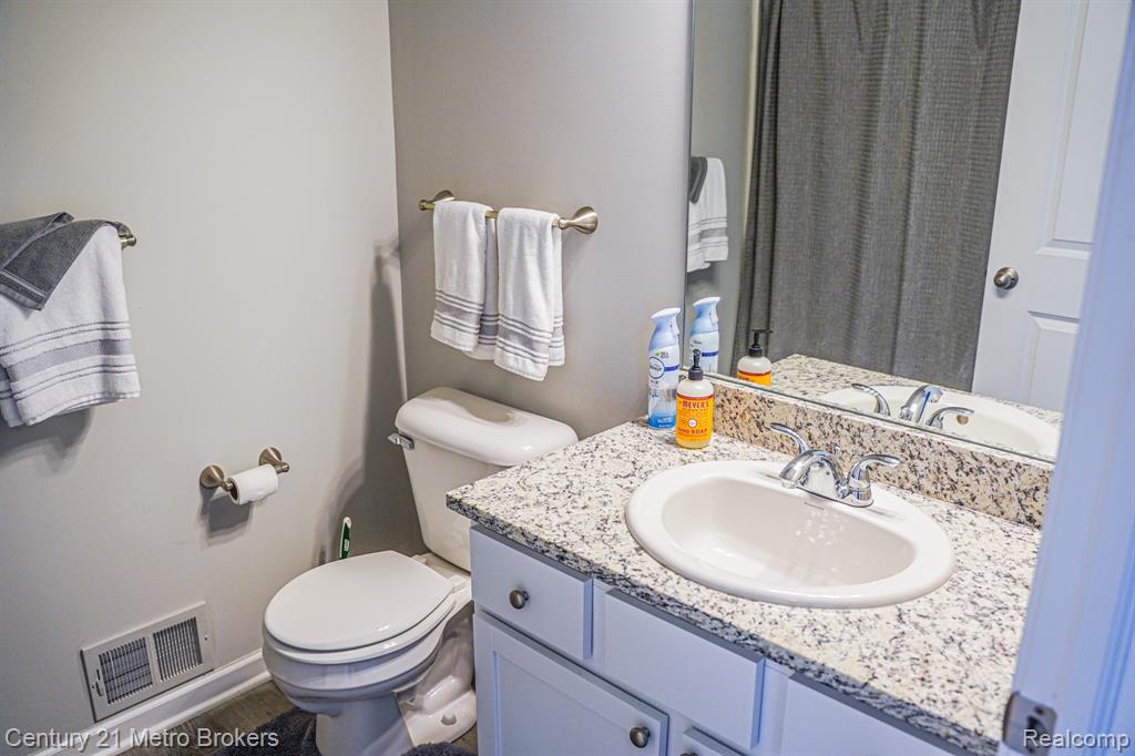 5424 Pintail Court, Burton, MI 48509 — Photo 13