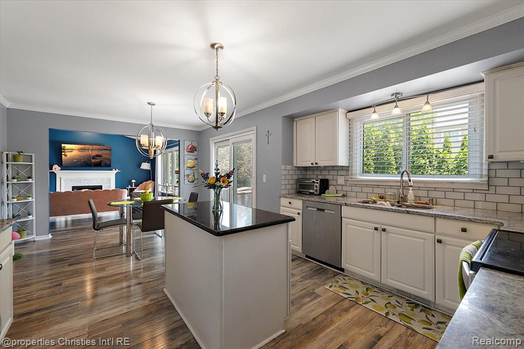 42683 Wimbleton Way, Novi, MI — Photo 11