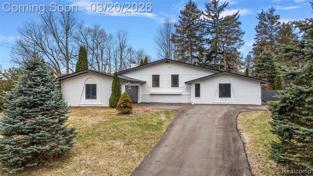 7811 Caberfae Trail, Clarkston, MI 48348 — front exterior