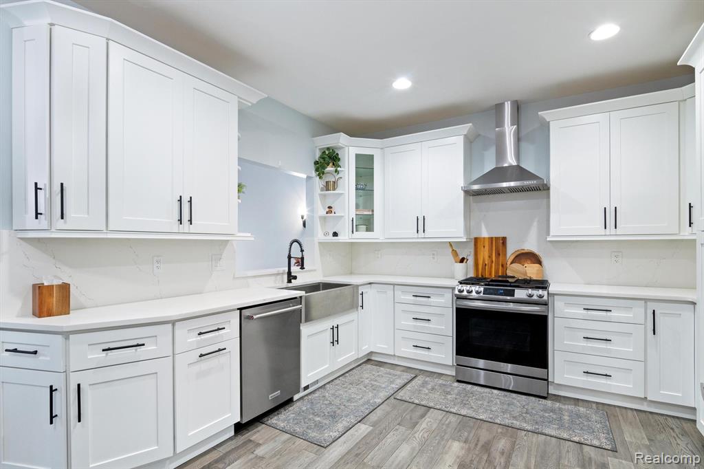 7992 THORNHILL Drive, Ypsilanti, MI 48197 — Photo 12