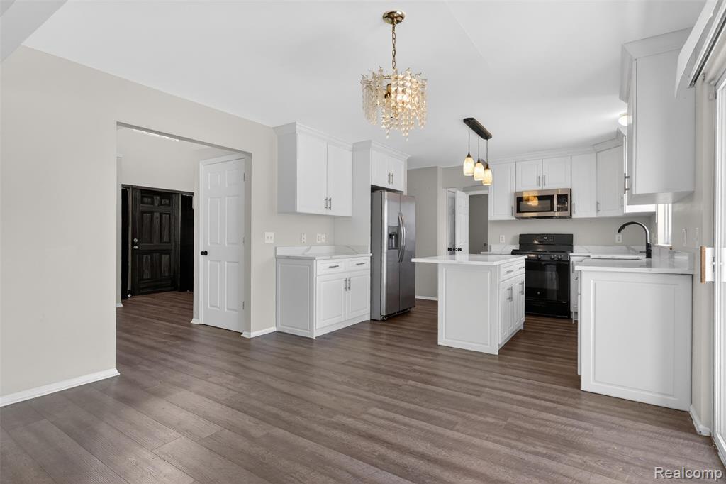 4642 Pond Run, Canton, MI 48188 — Photo 16
