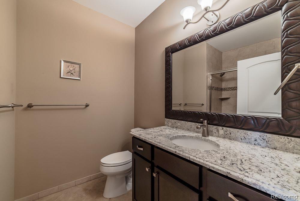 9546 KINGSWAY Circle, Clarkston, MI 48348 — Photo 35